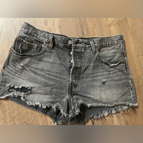 Levi’s black jeans shorts size 31, button up - Picture 1 of 6